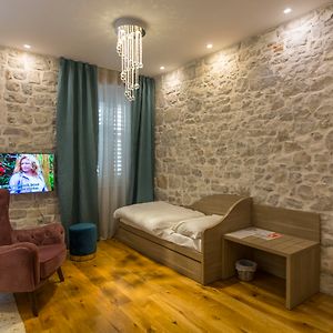 Tifani Luxury Rooms